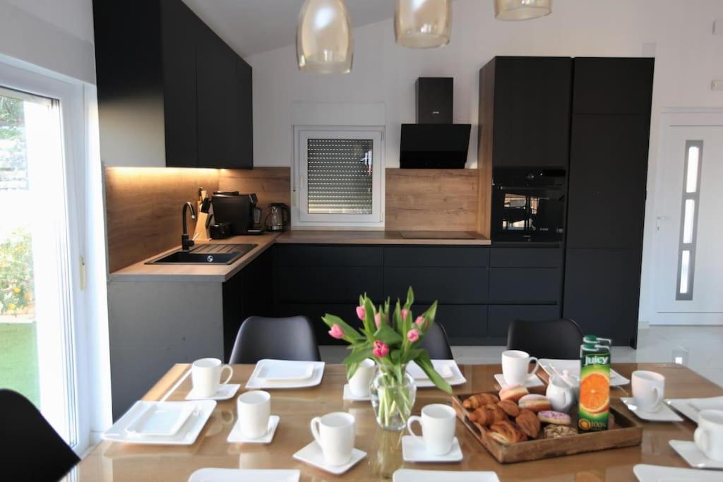 Luxury Villa Lana Apt, Seaview Terrace, Large Outdoor Space, Bbq Τρογκίρ Εξωτερικό φωτογραφία