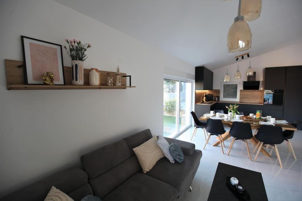 Luxury Villa Lana Apt, Seaview Terrace, Large Outdoor Space, Bbq Τρογκίρ Εξωτερικό φωτογραφία